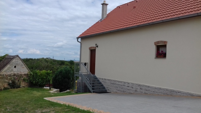 9-Bocni-vchod-parkoviste